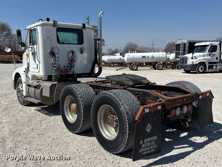 image for item FB3299 1998 International 9200 semi truck