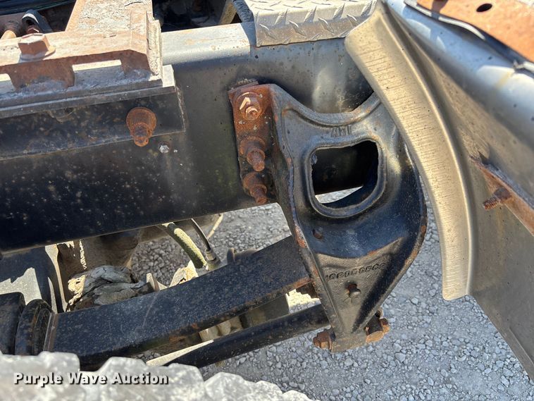 image for item FB3299 1998 International 9200 semi truck