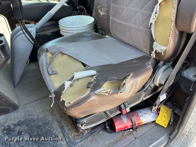 image for item FB3299 1998 International 9200 semi truck