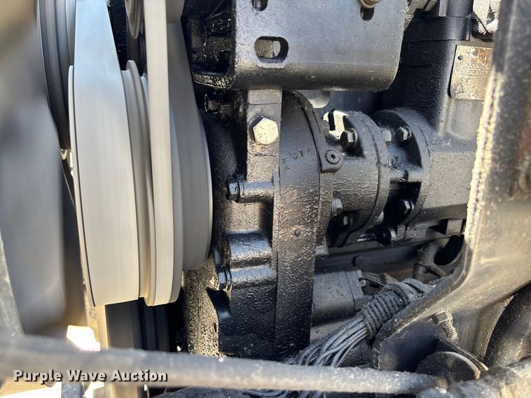 image for item FB3299 1998 International 9200 semi truck