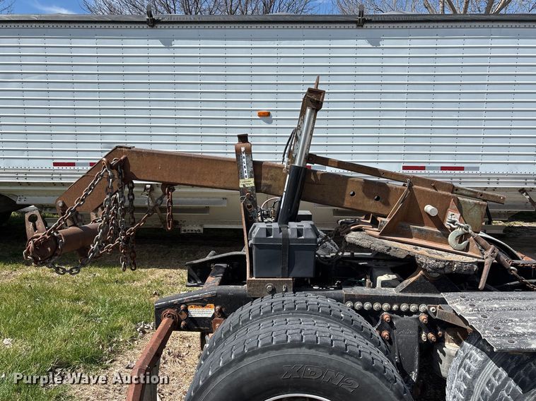 image for item FB3302 Walker fifth wheel wrecker