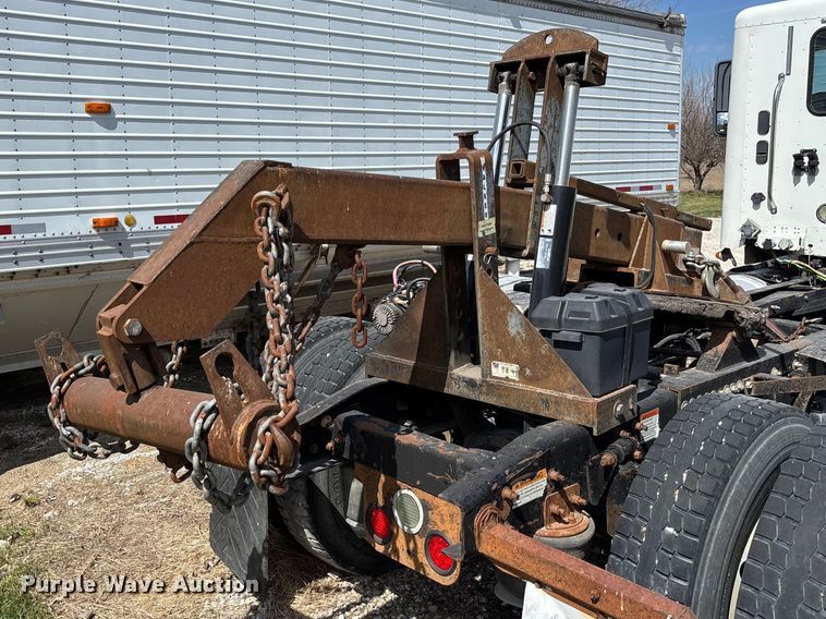 image for item FB3302 Walker fifth wheel wrecker