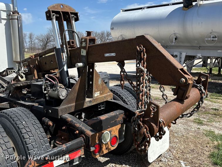 image for item FB3302 Walker fifth wheel wrecker