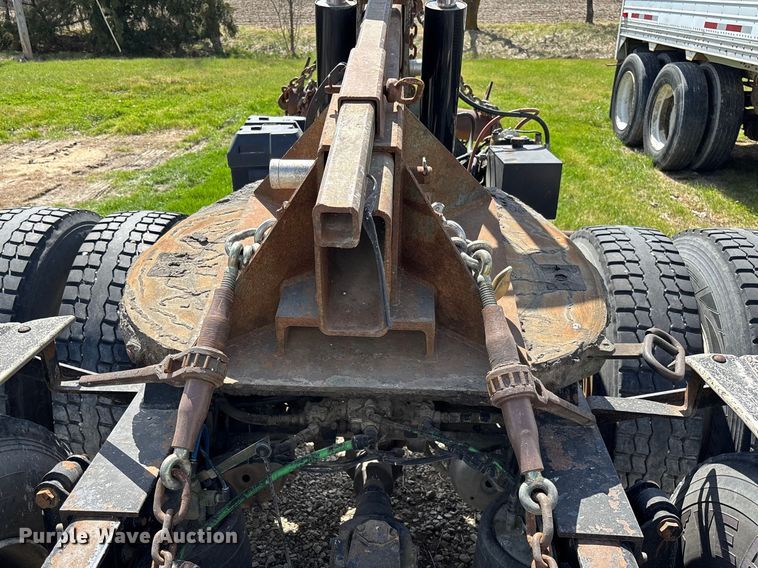 image for item FB3302 Walker fifth wheel wrecker