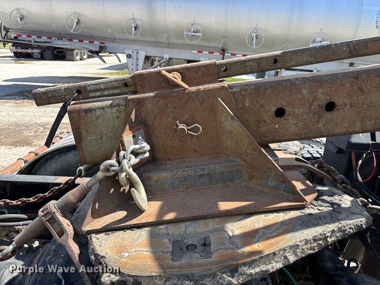 image for item FB3302 Walker fifth wheel wrecker