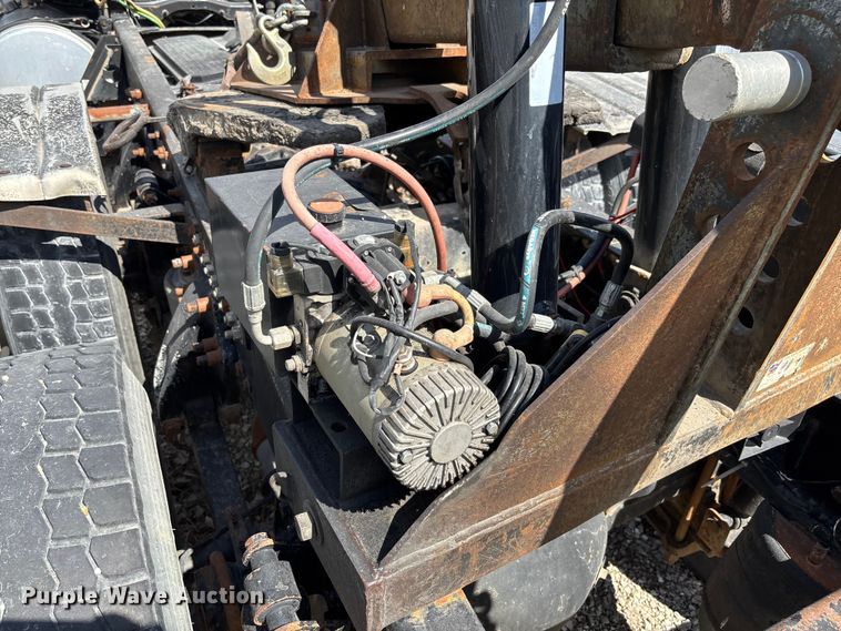 image for item FB3302 Walker fifth wheel wrecker