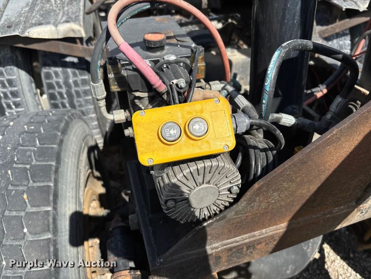 image for item FB3302 Walker fifth wheel wrecker