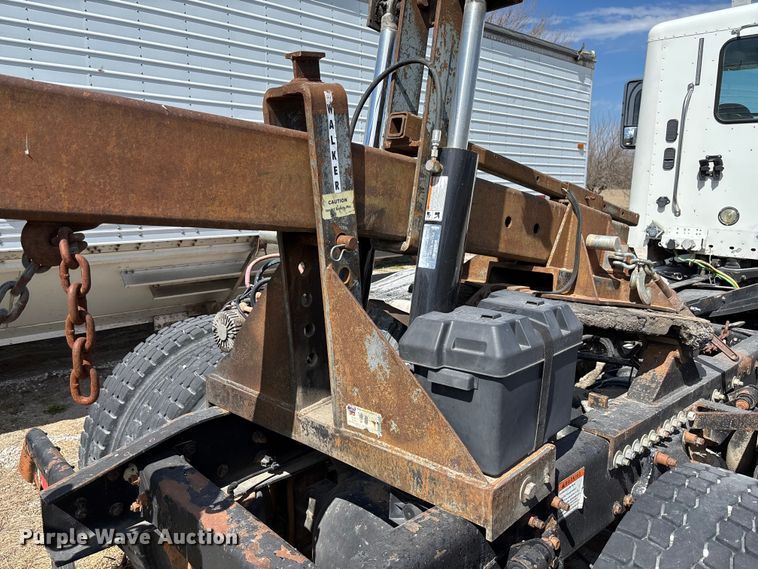 image for item FB3302 Walker fifth wheel wrecker