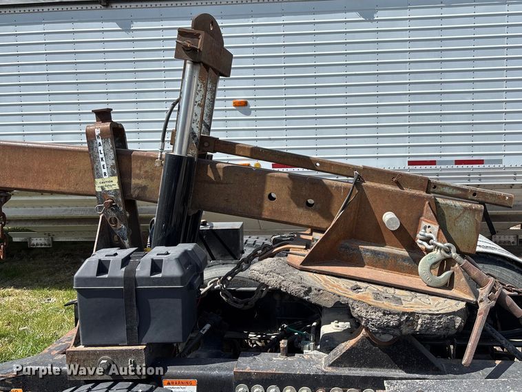 image for item FB3302 Walker fifth wheel wrecker