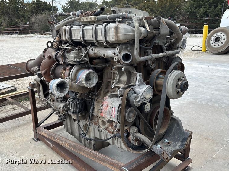 image for item FB3303 Detroit Diesel DD15 engine