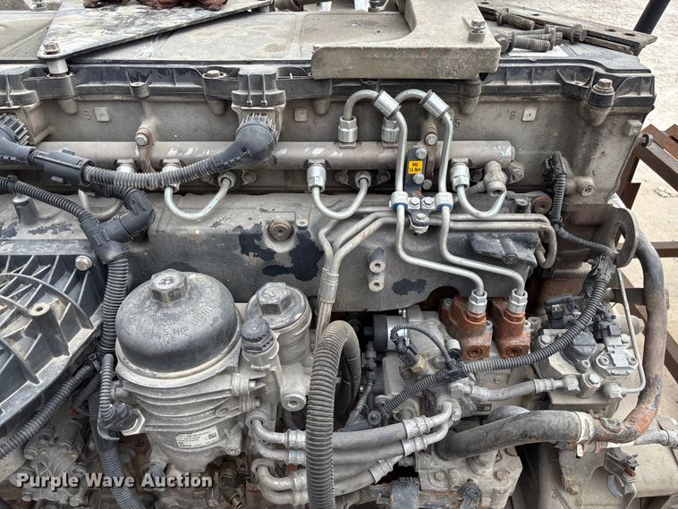 image for item FB3303 Detroit Diesel DD15 engine