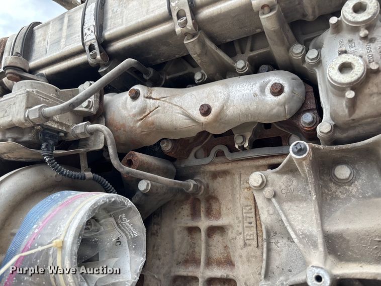 image for item FB3303 Detroit Diesel DD15 engine