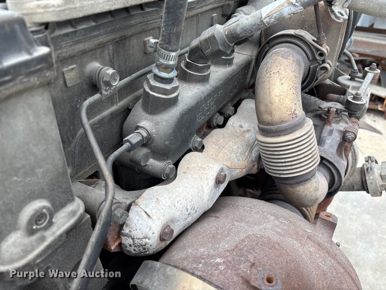 image for item FB3303 Detroit Diesel DD15 engine