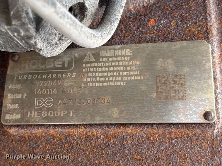 image for item FB3303 Detroit Diesel DD15 engine