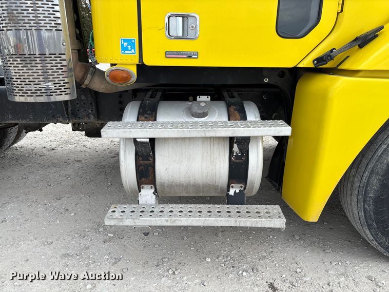 image for item FB3305 2010 Freightliner Columbia 120 semi truck