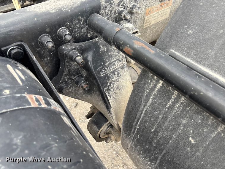 image for item FB3305 2010 Freightliner Columbia 120 semi truck