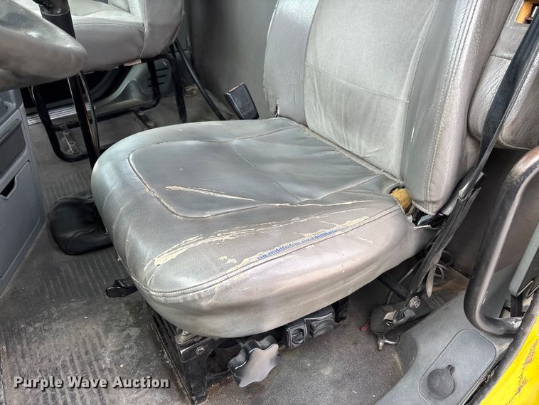 image for item FB3305 2010 Freightliner Columbia 120 semi truck