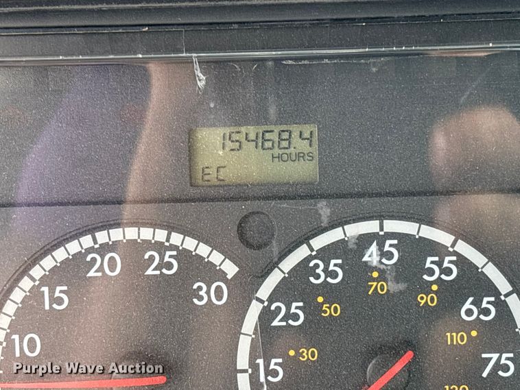 image for item FB3305 2010 Freightliner Columbia 120 semi truck