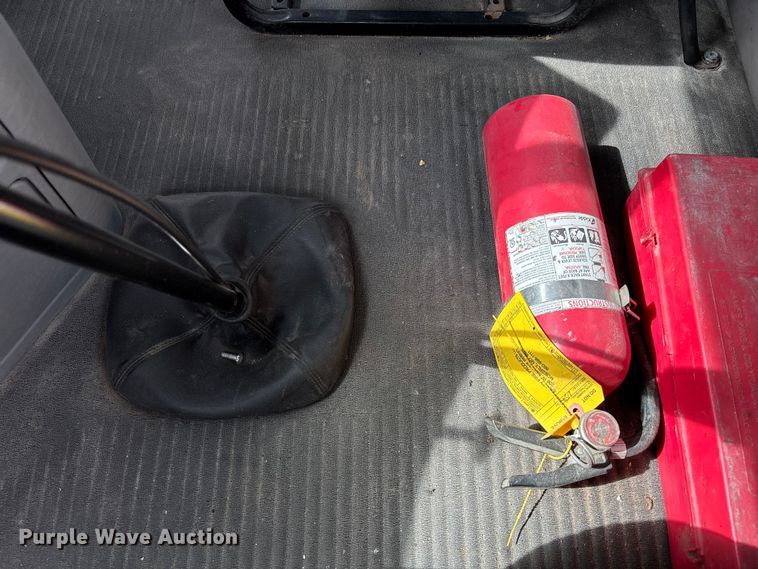 image for item FB3305 2010 Freightliner Columbia 120 semi truck