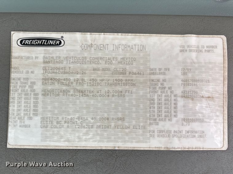 image for item FB3305 2010 Freightliner Columbia 120 semi truck