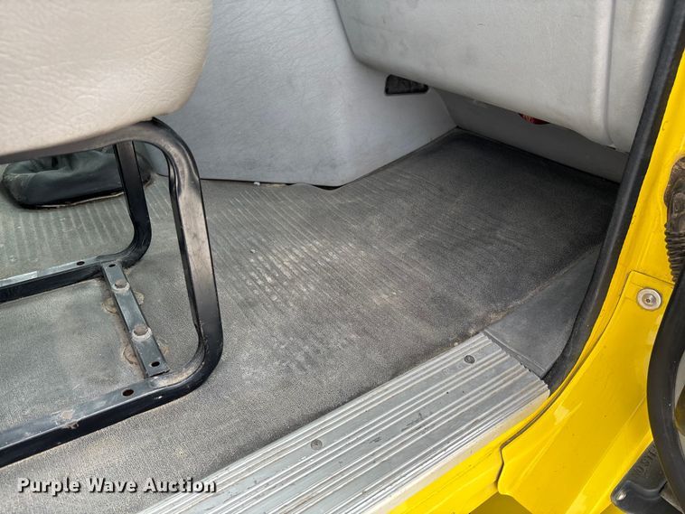 image for item FB3305 2010 Freightliner Columbia 120 semi truck