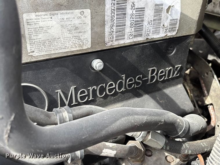 image for item FB3305 2010 Freightliner Columbia 120 semi truck