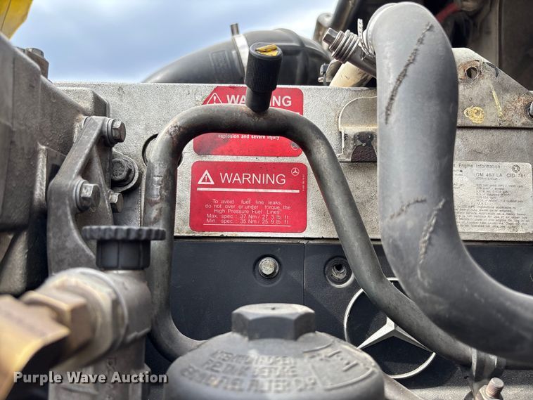 image for item FB3305 2010 Freightliner Columbia 120 semi truck