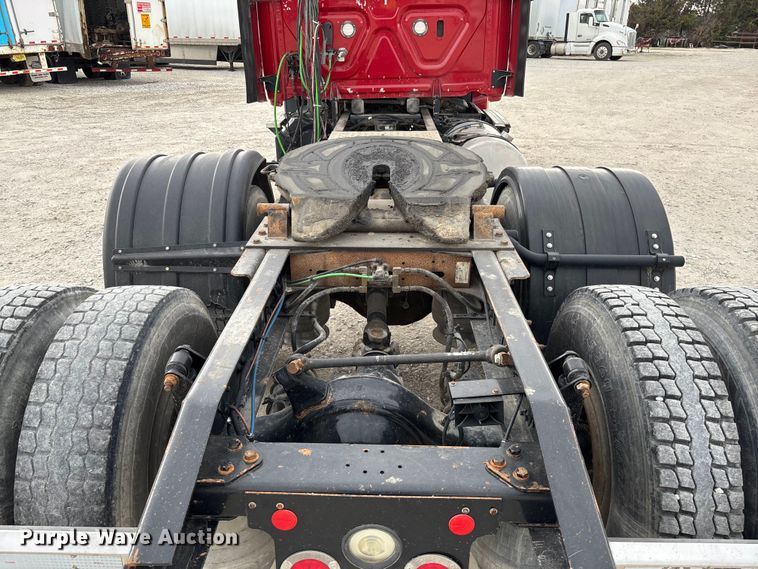 image for item FB3306 2018 Freightliner Cascadia 125 semi truck