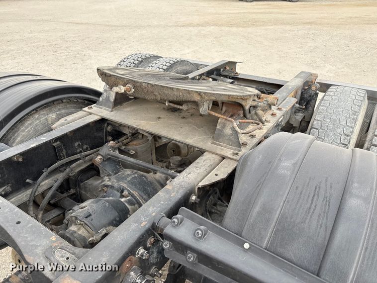 image for item FB3306 2018 Freightliner Cascadia 125 semi truck