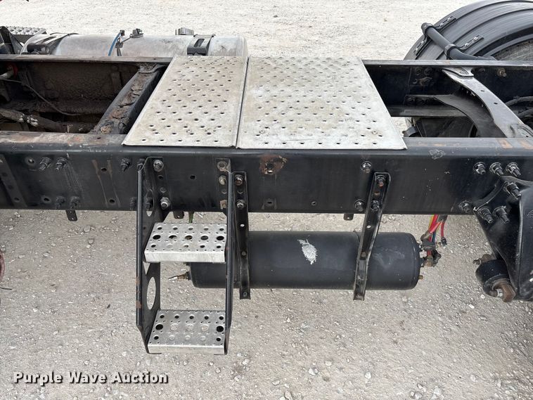 image for item FB3306 2018 Freightliner Cascadia 125 semi truck