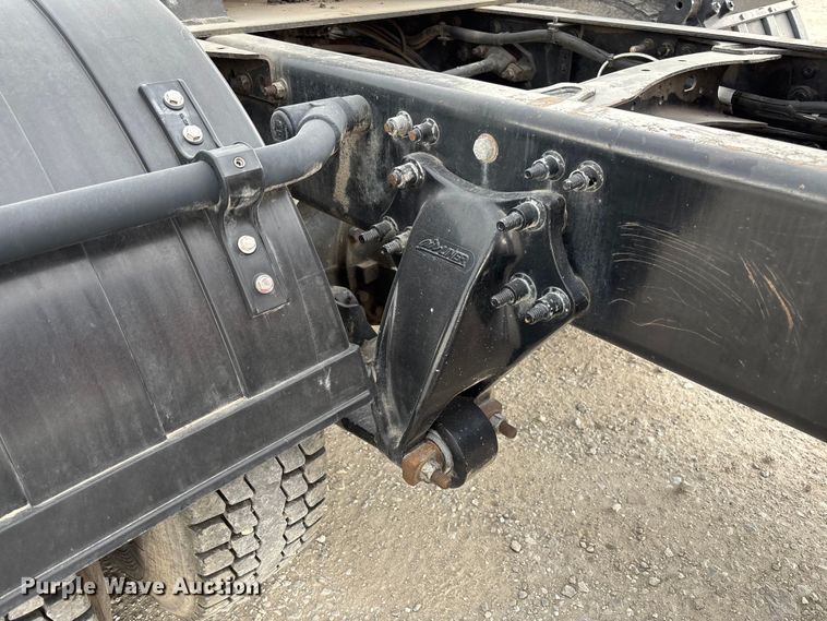 image for item FB3306 2018 Freightliner Cascadia 125 semi truck