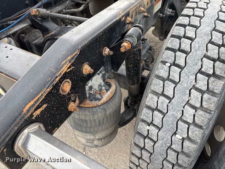 image for item FB3306 2018 Freightliner Cascadia 125 semi truck