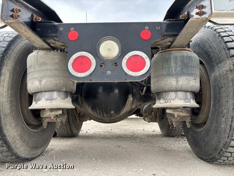 image for item FB3306 2018 Freightliner Cascadia 125 semi truck