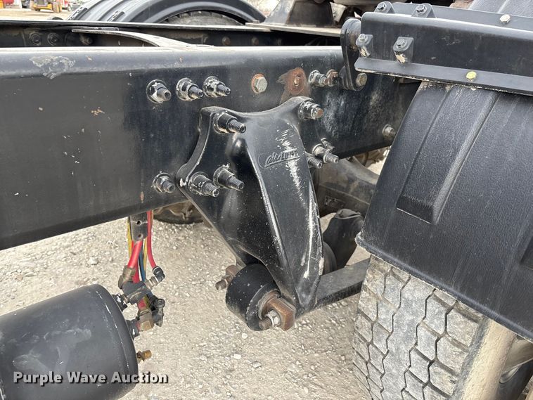 image for item FB3306 2018 Freightliner Cascadia 125 semi truck