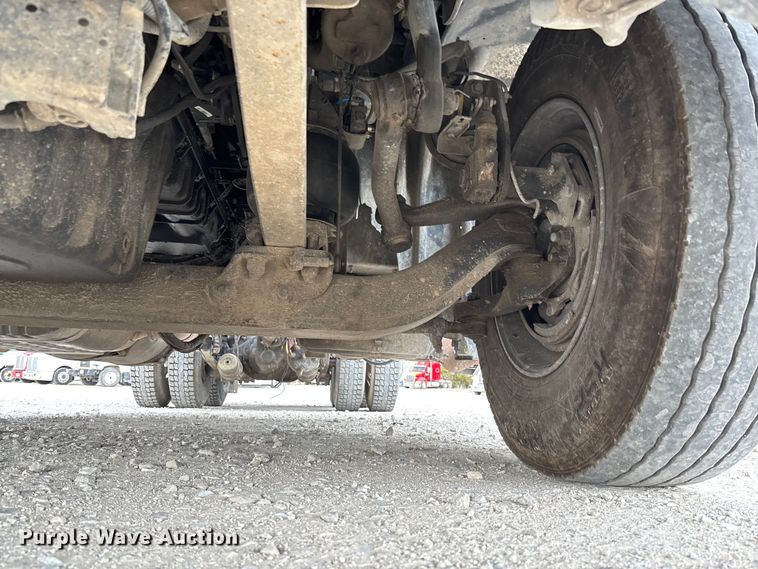 image for item FB3306 2018 Freightliner Cascadia 125 semi truck