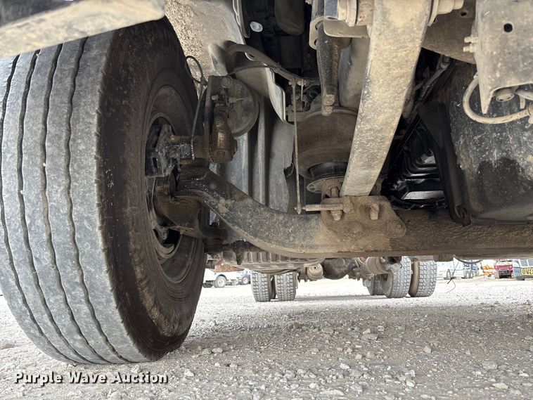 image for item FB3306 2018 Freightliner Cascadia 125 semi truck