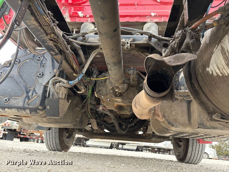 image for item FB3306 2018 Freightliner Cascadia 125 semi truck