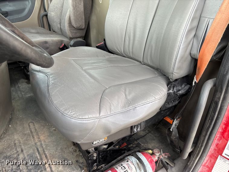 image for item FB3306 2018 Freightliner Cascadia 125 semi truck