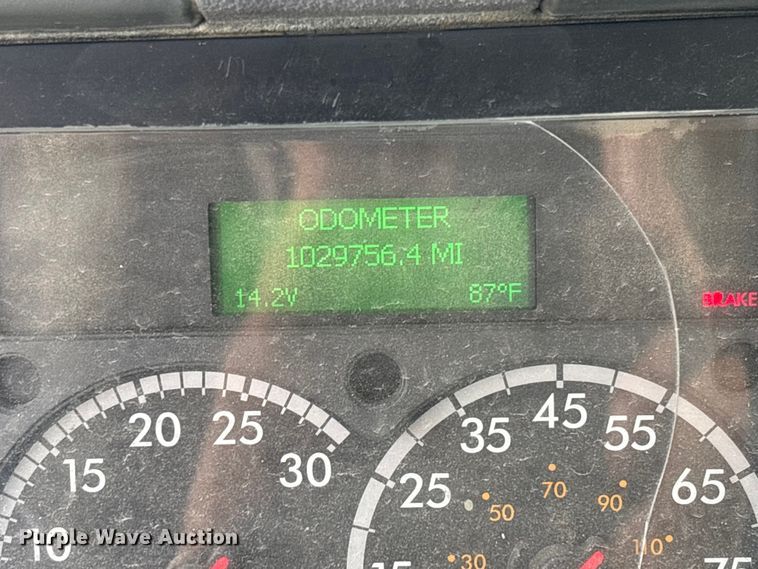 image for item FB3306 2018 Freightliner Cascadia 125 semi truck