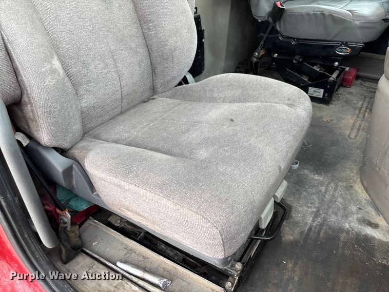 image for item FB3306 2018 Freightliner Cascadia 125 semi truck