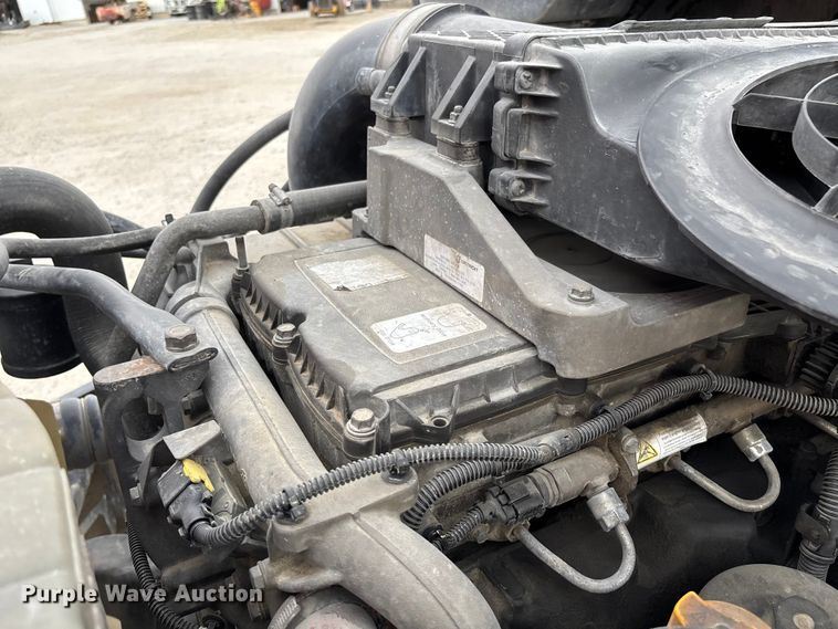 image for item FB3306 2018 Freightliner Cascadia 125 semi truck