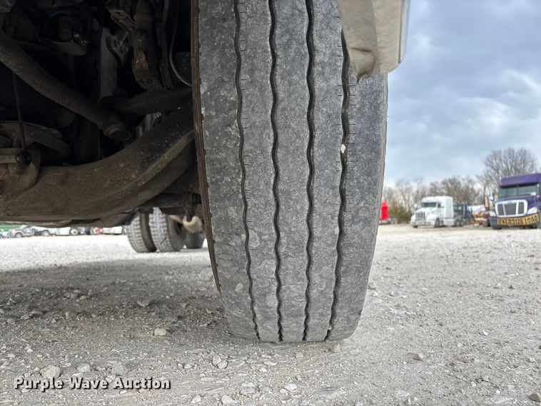 image for item FB3306 2018 Freightliner Cascadia 125 semi truck