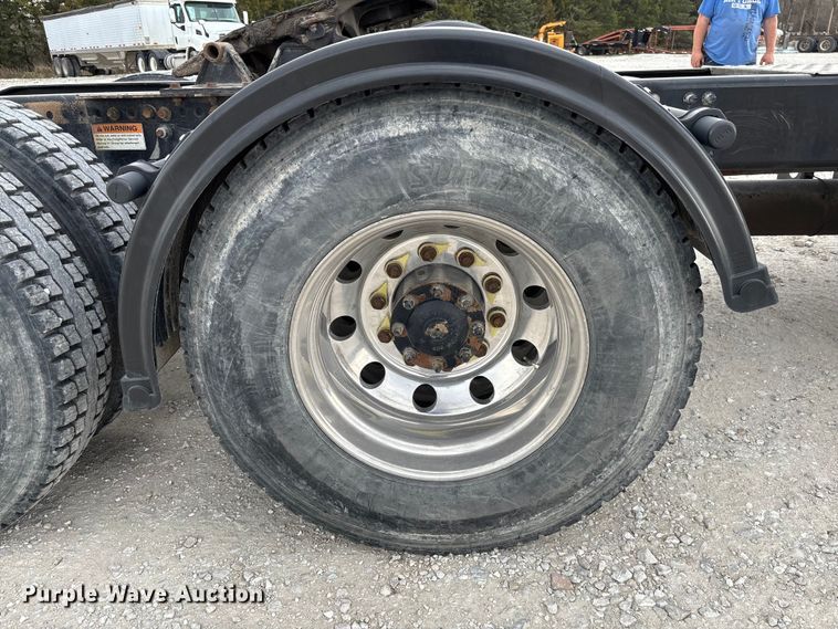 image for item FB3306 2018 Freightliner Cascadia 125 semi truck