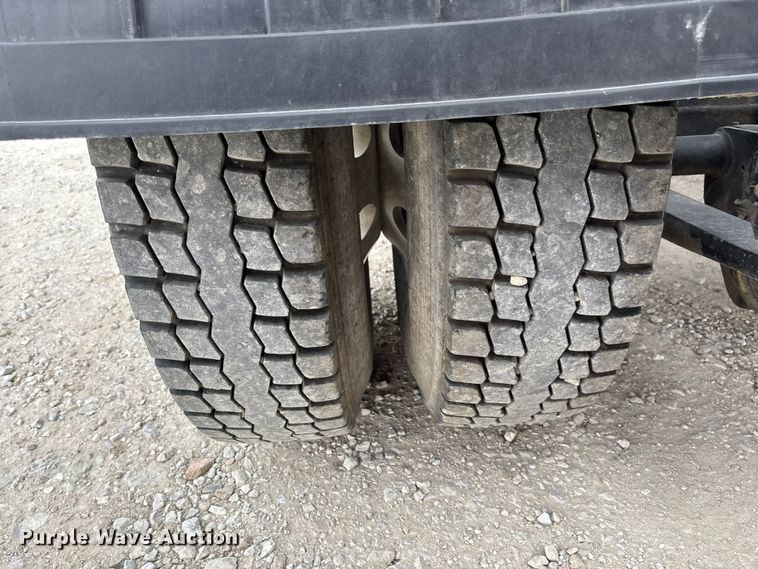 image for item FB3306 2018 Freightliner Cascadia 125 semi truck