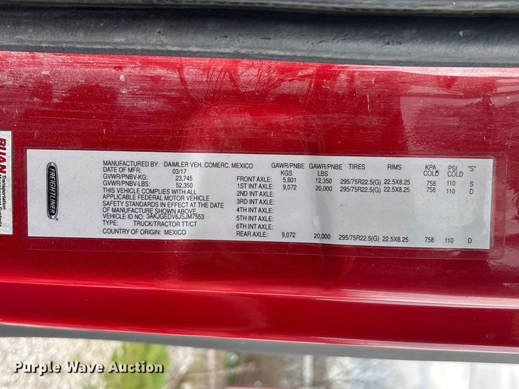 image for item FB3306 2018 Freightliner Cascadia 125 semi truck