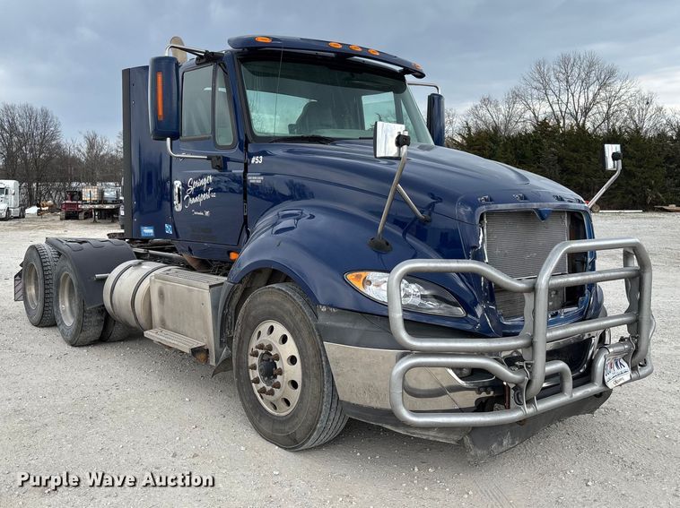 image for item FB3307 2014 International ProStar+ 122 semi truck