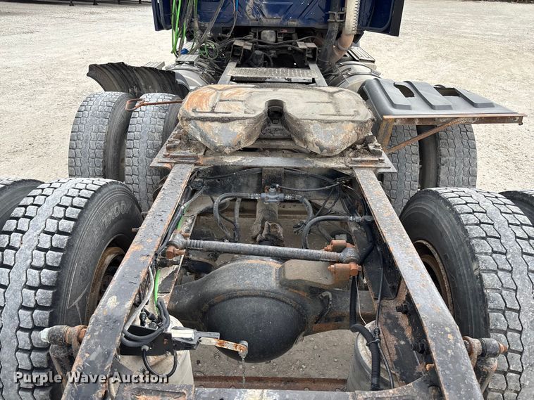 image for item FB3307 2014 International ProStar+ 122 semi truck