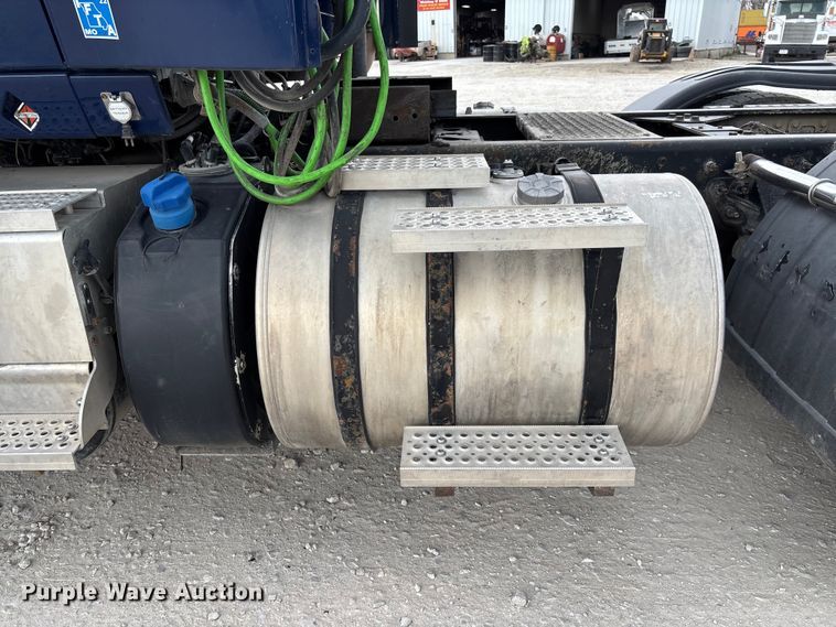 image for item FB3307 2014 International ProStar+ 122 semi truck