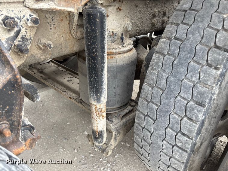 image for item FB3307 2014 International ProStar+ 122 semi truck