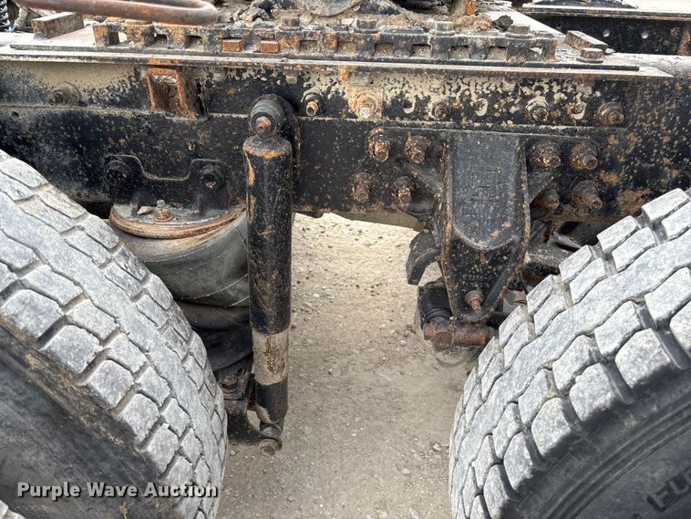 image for item FB3307 2014 International ProStar+ 122 semi truck